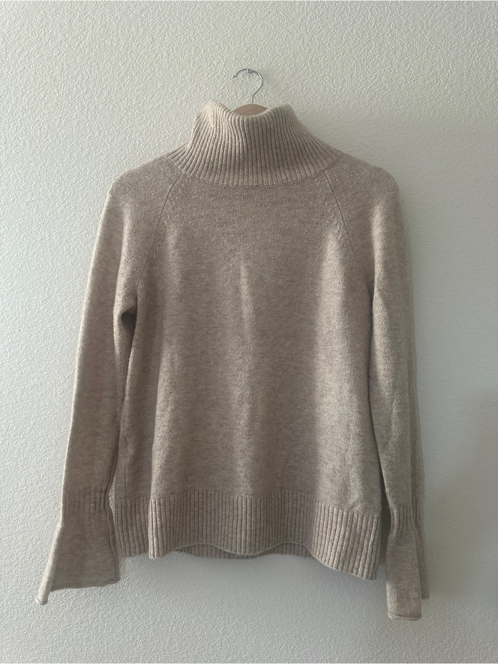 LOFT Petites Oatmeal Heather Flare Sleeve Turtleneck Sweater SP